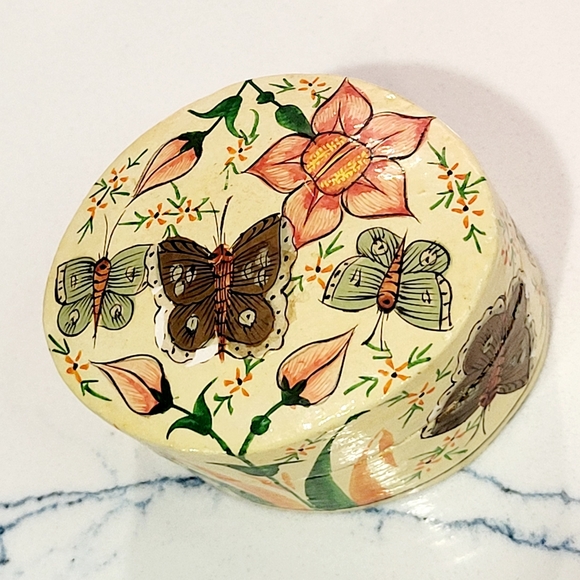 Vintage trinket box. Made in India - Picture 2 of 16